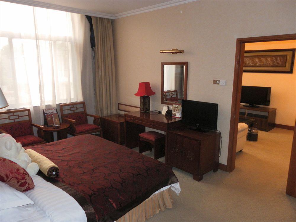 Qilu International Hotel Beijing Exterior photo